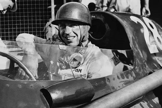 Piloto britânico Tony Brooks, pioneiro da Fórmula 1, morre aos 90 anos