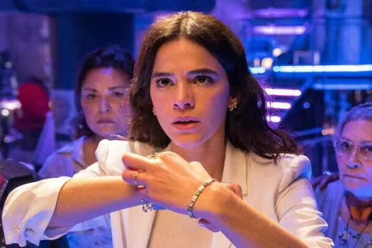 Bruna Marquezine diz que barreira do idioma a faz se sentir ‘limitada’