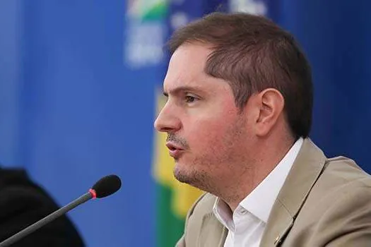 Bolsonaro confirma nas redes sociais nomeação de Bruno Bianco para AGU