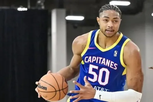 Caboclo preferiu experiência na Europa por não ver chance de volta rápida à NBA