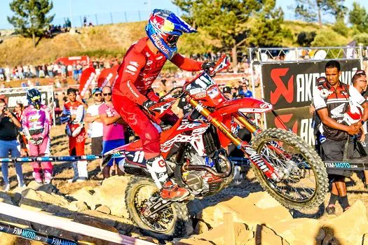 Bruno Crivilin faz top 10 na categoria E1 no primeiro dia do Mundial de Enduro em Coimbra