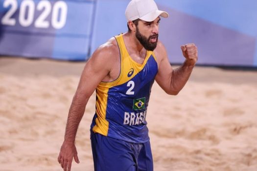 Bruno Schmidt, campeão olímpico em 2016, anuncia aposentadoria do vôlei de praia