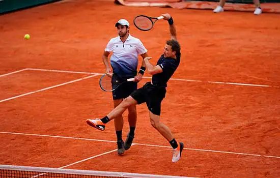 Bruno Soares e Mate Pavic vencem dupla de colombianos e estão na final de Roland Garros