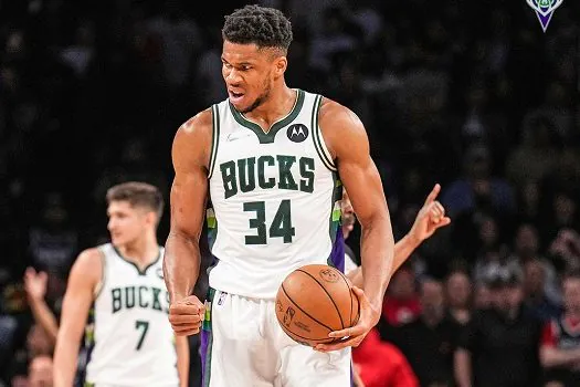 Antetokounmpo bate recorde e Milwaukee Bucks supera Brooklyn Nets na NBA