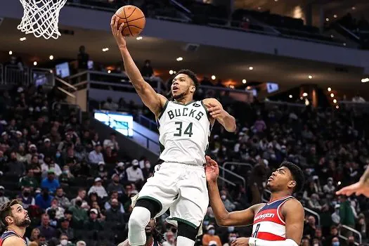 Bucks superam Wizards em noite de ‘triple-double’ do astro Giannis Antetokounmpo