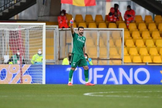 Goleiro Buffon recusa se aposentar e cogita jogar até os 50 anos