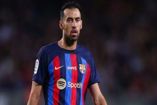 Busquets anuncia saída do Barcelona e deve fechar com time saudita que também quer Messi