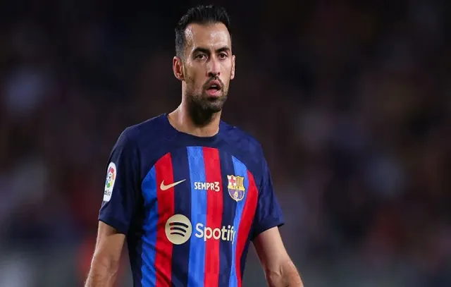 Busquets anuncia saída do Barcelona e deve fechar com time saudita que também quer Messi