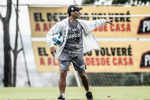 Santos anuncia demissão de Fabián Bustos após eliminação na Sul-Americana