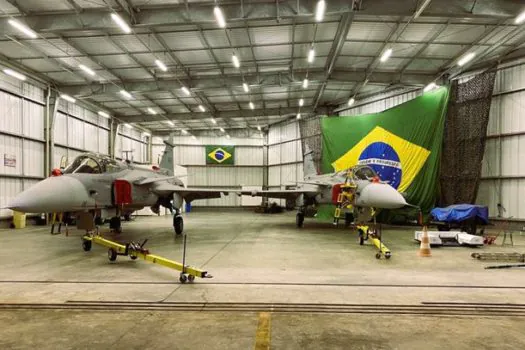 Presidente inaugura linha de produção do caça F-39 Gripen no Brasil