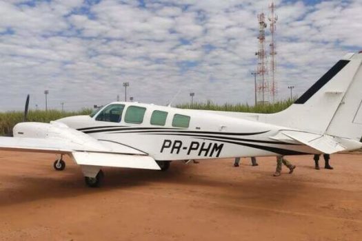 Caças da FAB interceptam avião com 400 quilos de cocaína no interior de São Paulo