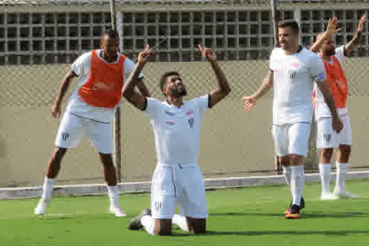 Cachorrão vence e se recupera na Série A-3