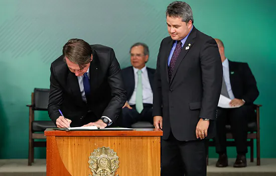 Bolsonaro sanciona lei do novo Cadastro Positivo