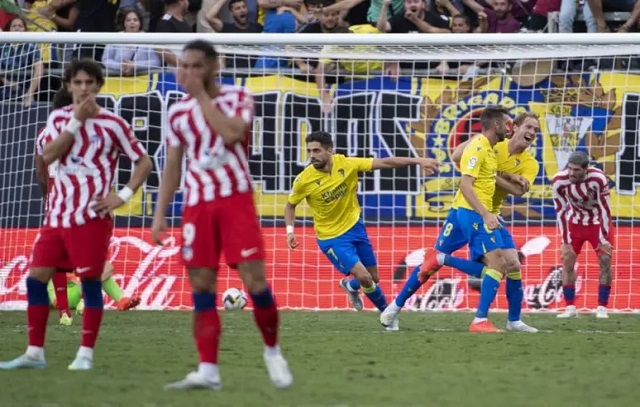 Atlético de Madrid goleia Cádiz e assume a vice-liderança no Campeonato Espanhol