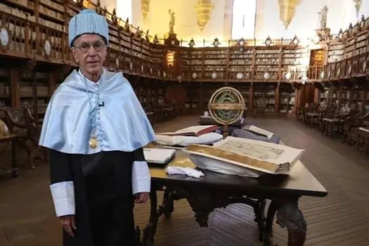 Caetano Veloso recebe título ‘doutor honoris causa’ em universidade da Espanha