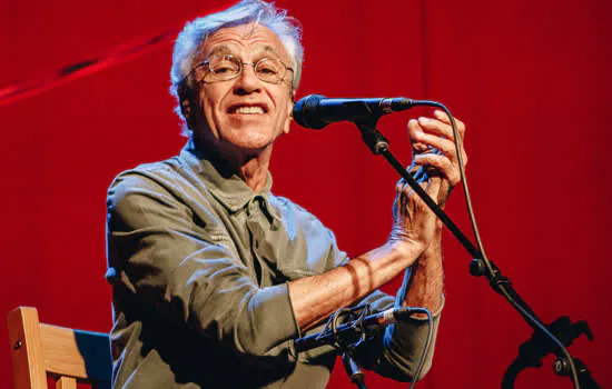 Caetano Veloso e seus filhos retornam a São Paulo com seu show familiar