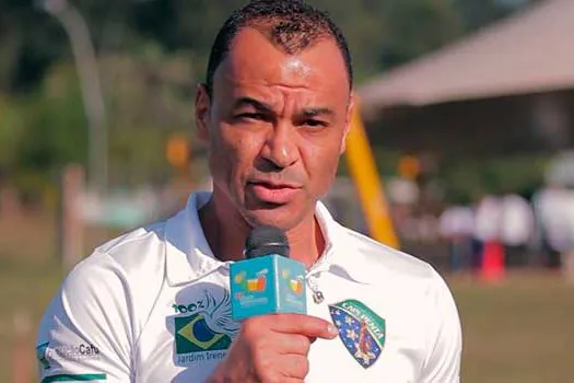 Pentacampeão Cafu participa de projeto em São Bernardo