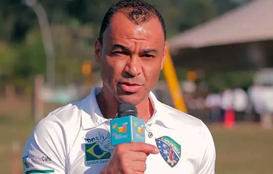 Pentacampeão Cafu participa de projeto em São Bernardo