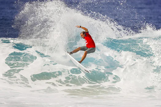 Surf: Caio Ibelli garante vaga na semifinal em Margaret River