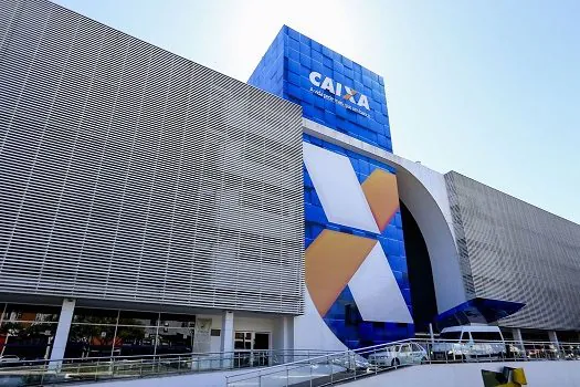 Caixa suspende oferta de consignado do Auxílio Brasil até dia 14