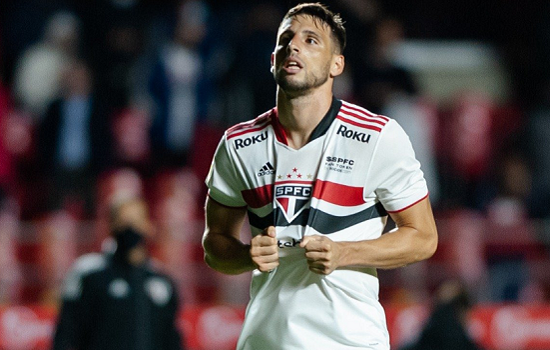 Calleri escapa de gancho