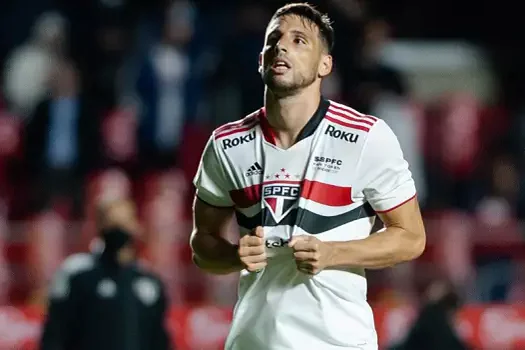 São Paulo define compra de Calleri, que assina contrato até 2025: “Um privilégio”