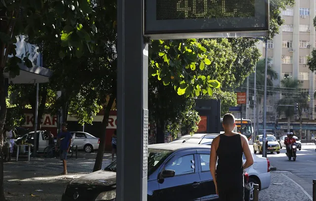 RJ tem fim de semana com 50 graus de sensação térmica