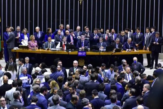 Câmara aprova reforma tributária em 1º turno com placar de 382 votos a 118