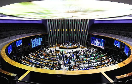 Câmara aprova quadro de servidores da Defensoria Pública da União