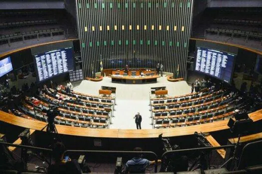 CCJ da Câmara aprova proposta que amplia isenção tributária de igrejas e partidos políticos