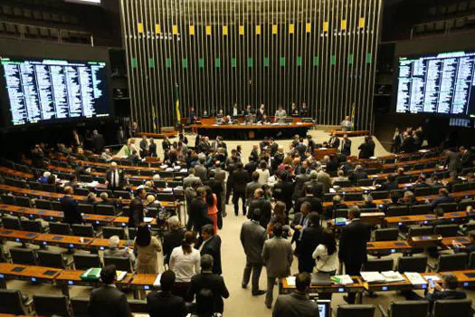 Planalto quer negociar ‘no varejo’ com deputados