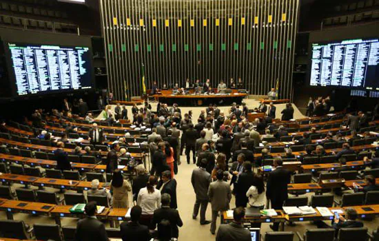 Planalto quer negociar ‘no varejo’ com deputados