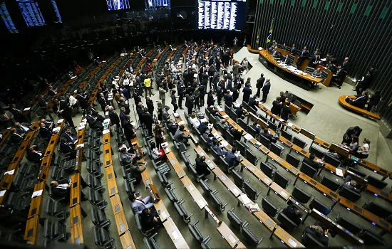 Câmara aprova MP que muda modelo de análise de benefício do INSS