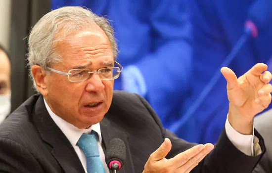 Paulo Guedes diz que país deverá ter uma desaceleração econômica em 2022