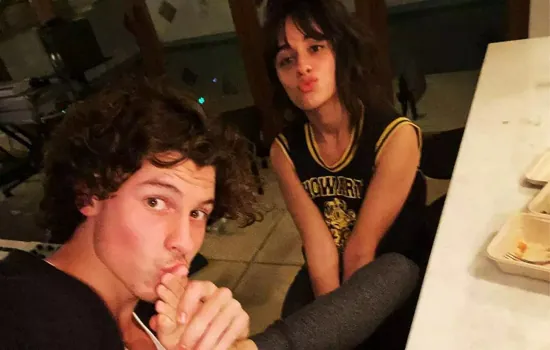 Camila Cabello desmente boato de que Shawn Mendes teria feito pedido de casamento