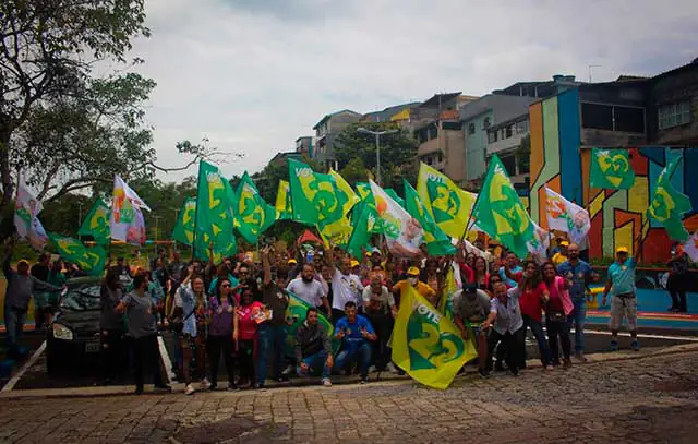 Caminhadas marcaram campanha de Guto Volpi neste sábado