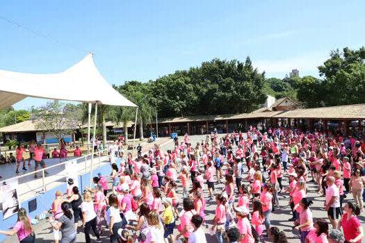 Caminhada Outubro Rosa atrai mais de 600 pessoas em São Caetano