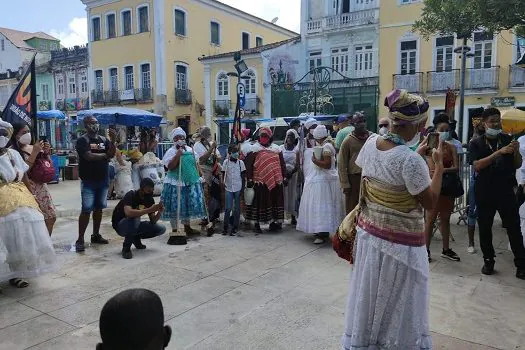 Juízes fazem caminhada contra o racismo e a desigualdade