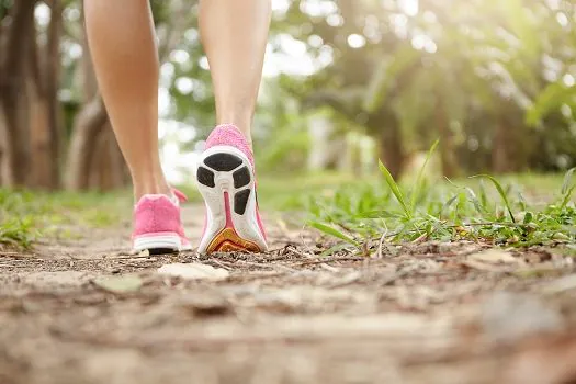 Caminhada ao ar livre contribui para saúde mental