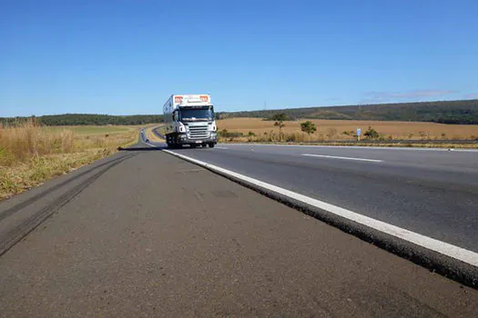 Tabela do frete agrava distorções no transporte de carga e afeta preços, diz CNI