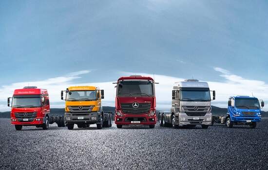 Carga de ousadia – Mercedes comemora 65 anos dos seus caminhões