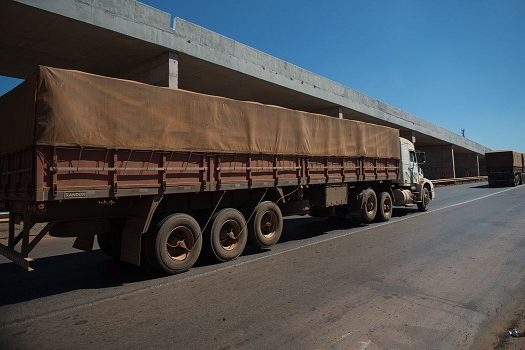 Prefeitura de SP libera a circulação para veículos que transportam alimentos