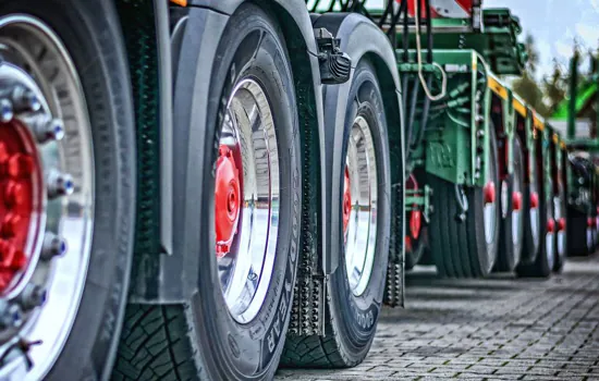 DER vai entregar kits de alimentação e higiene para os caminhoneiros no feriado