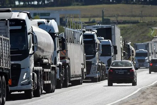 Caminhoneiros já podem fazer autodeclaração para receber benefício