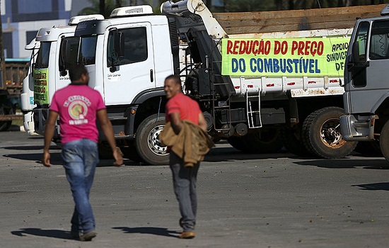 Ofensiva dos caminhoneiros sobre governo