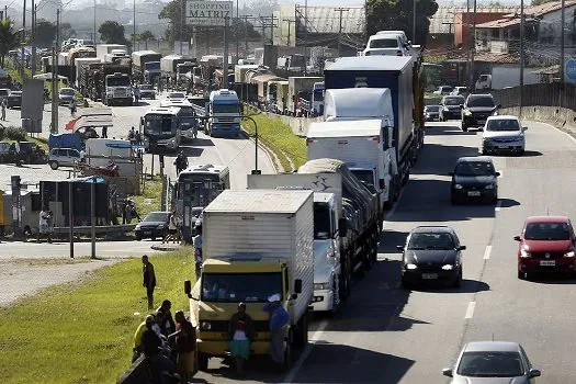 Estradas federais têm 11 interdições e sete bloqueios, diz PRF