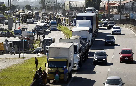 Estradas federais têm 11 interdições e sete bloqueios