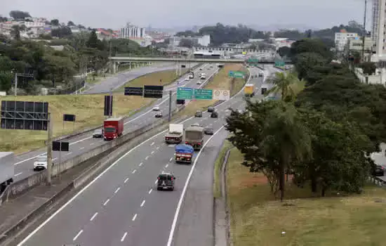 Volume de tráfego nas rodovias neste 12 de outubro fica igual ao do último feriado