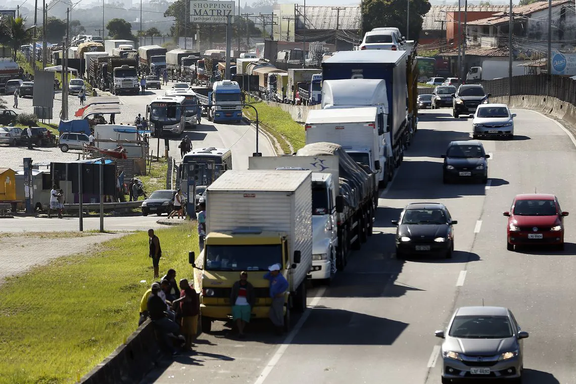 Caixa oferece crédito a caminhoneiros e juros podem ser de 2