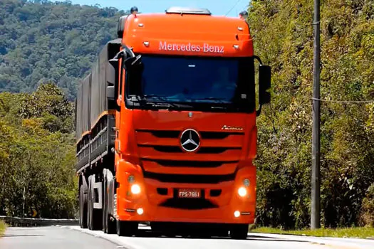 Mercedes-Benz comunica recall de caminhões Actros